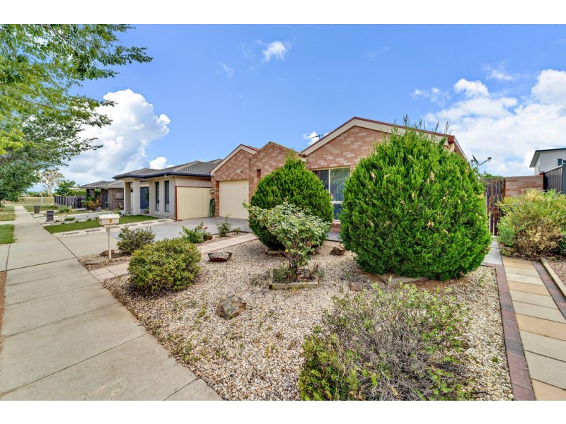 7 Joan Bradley Street, Franklin ACT 2913