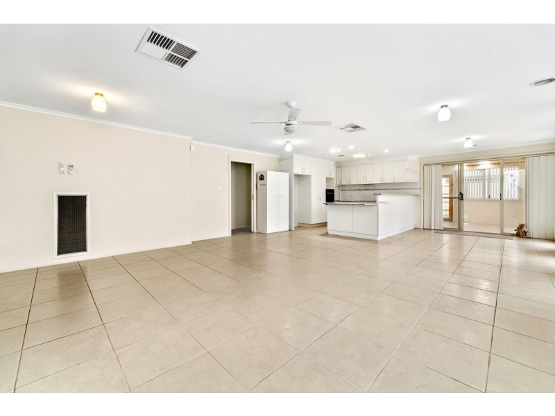 7 Joan Bradley Street, Franklin ACT 2913