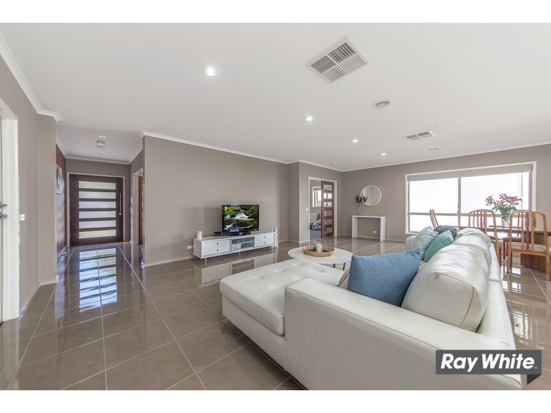 5 Denoon Street, Forde ACT 2914