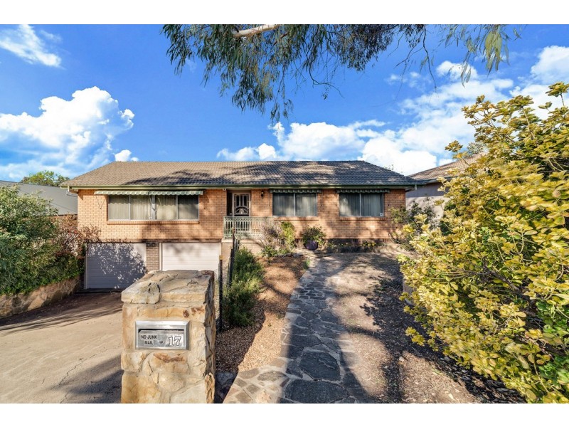 17 Mayo Street, Weetangera ACT 2614