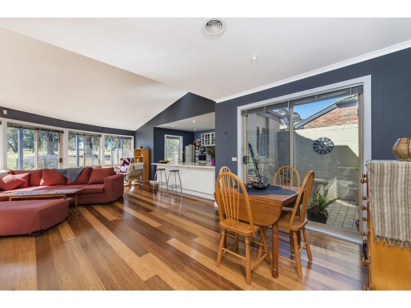 37 Britten Jones Drive, Holt ACT 2615