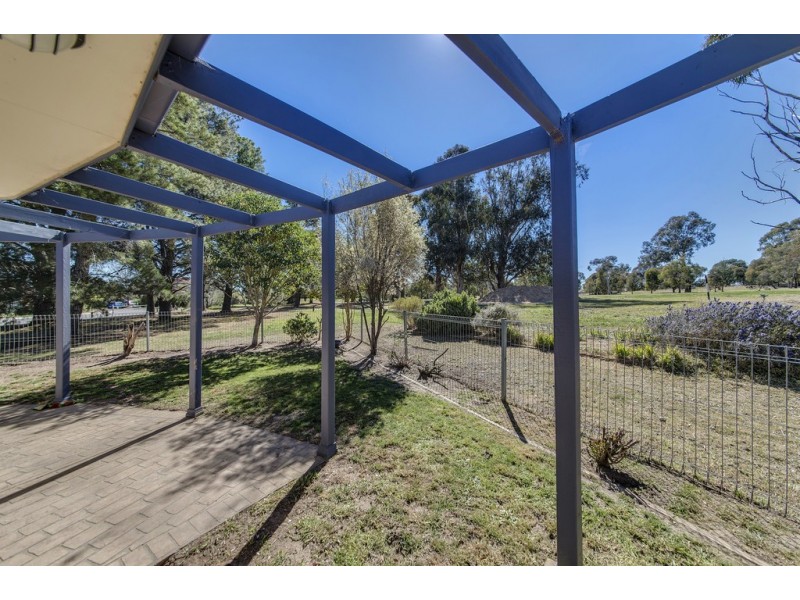 37 Britten Jones Drive, Holt ACT 2615