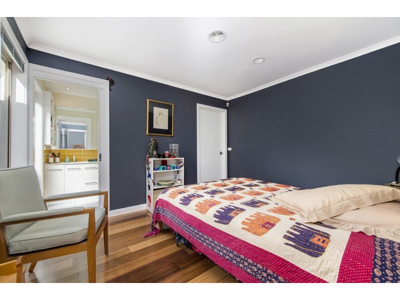 37 Britten Jones Drive, Holt ACT 2615