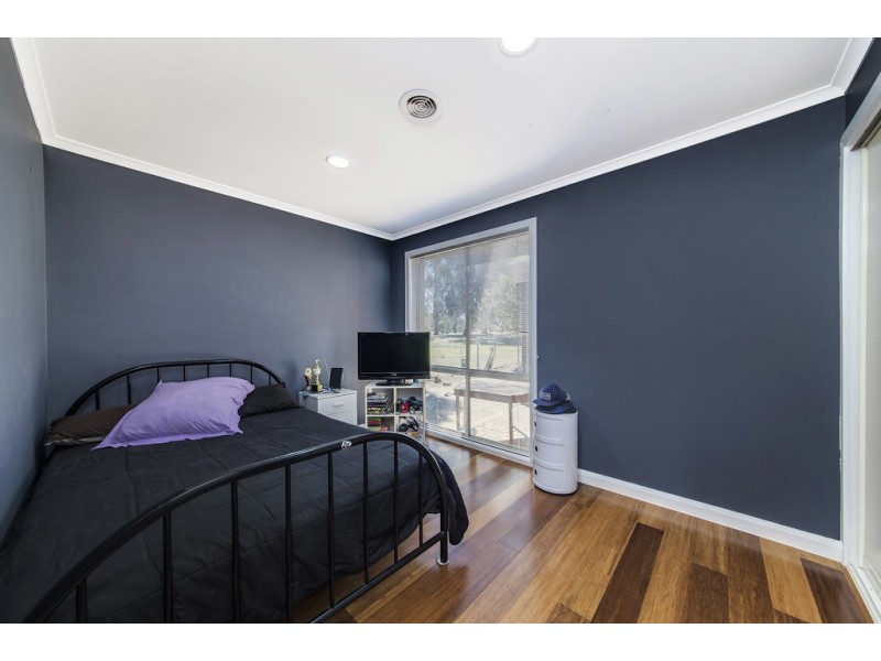 37 Britten Jones Drive, Holt ACT 2615