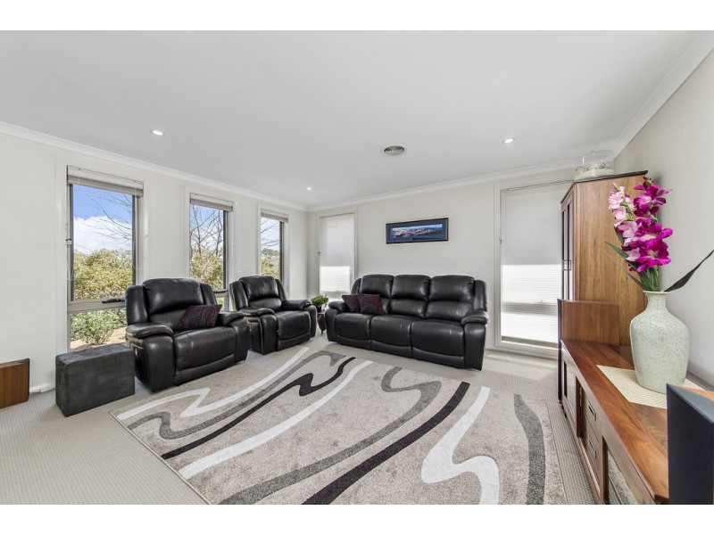 8 Dagmar Berne Street, Macgregor ACT 2615