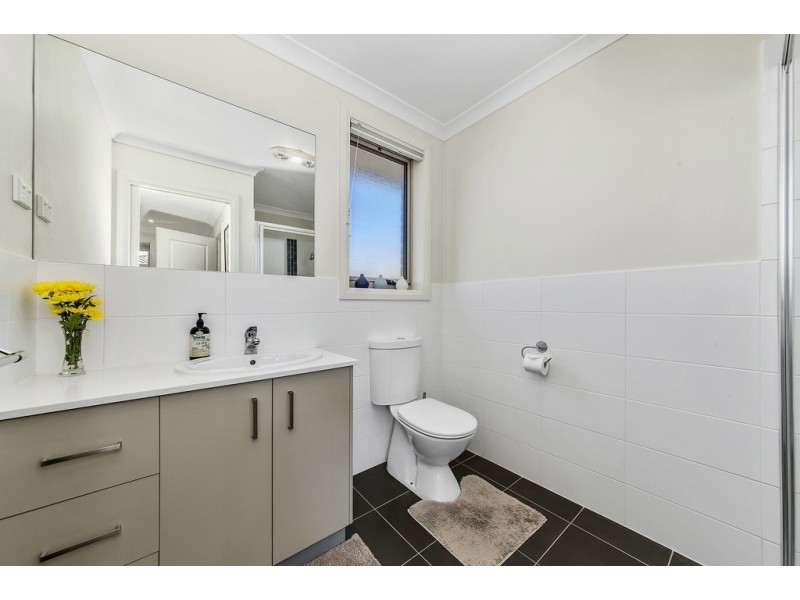 8 Dagmar Berne Street, Macgregor ACT 2615