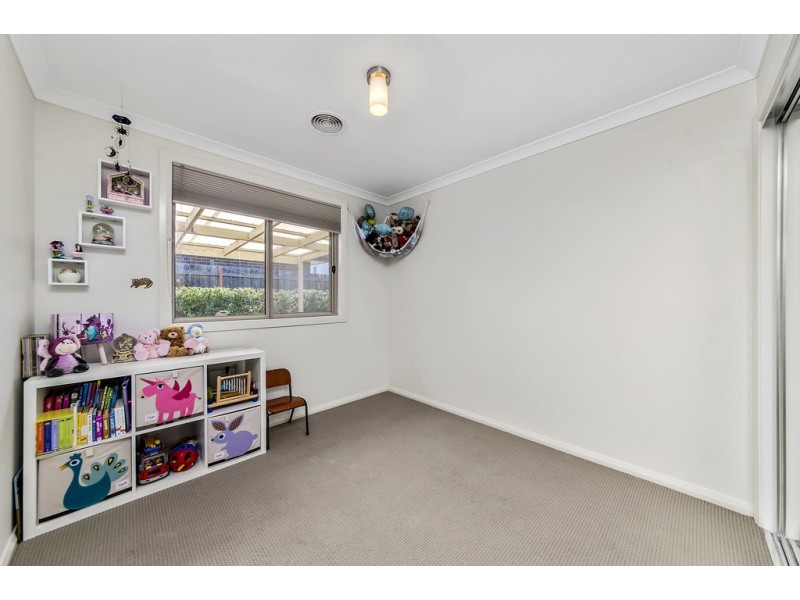 8 Dagmar Berne Street, Macgregor ACT 2615