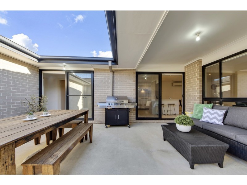 8 Walter Crocker Crescent, Casey ACT 2913
