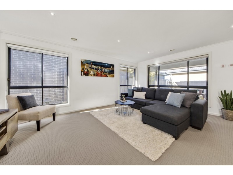 8 Walter Crocker Crescent, Casey ACT 2913