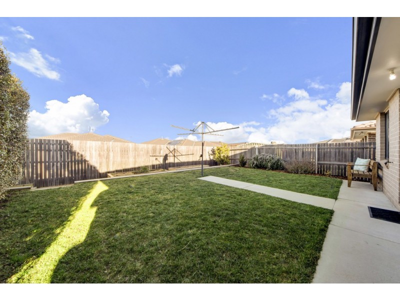 8 Walter Crocker Crescent, Casey ACT 2913