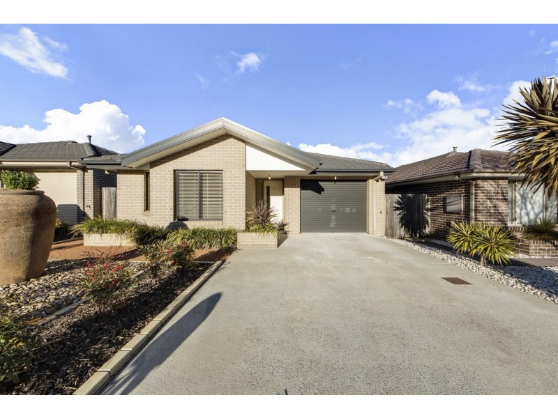 8 Walter Crocker Crescent, Casey ACT 2913
