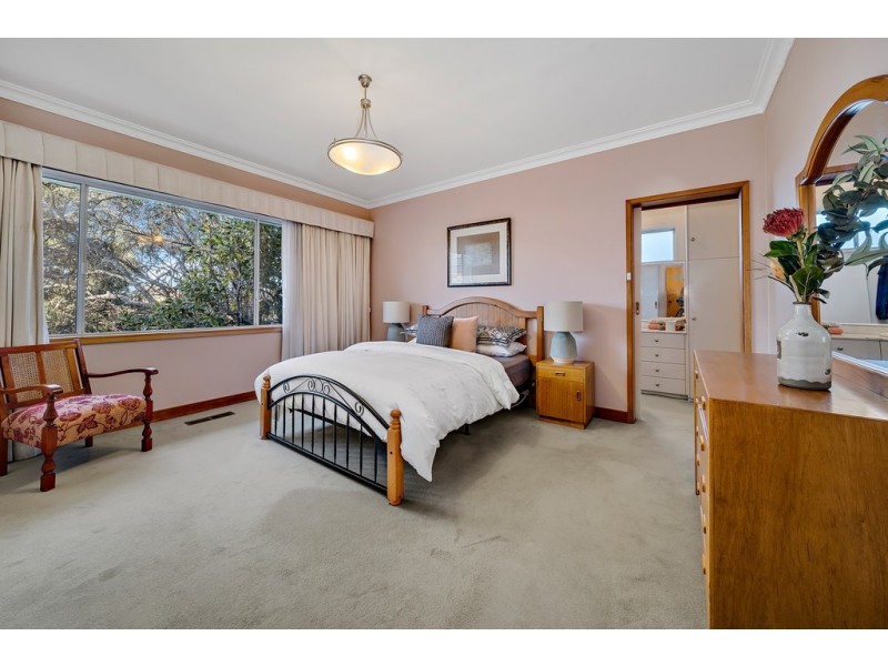 12 Booth Crescent, Cook ACT 2614