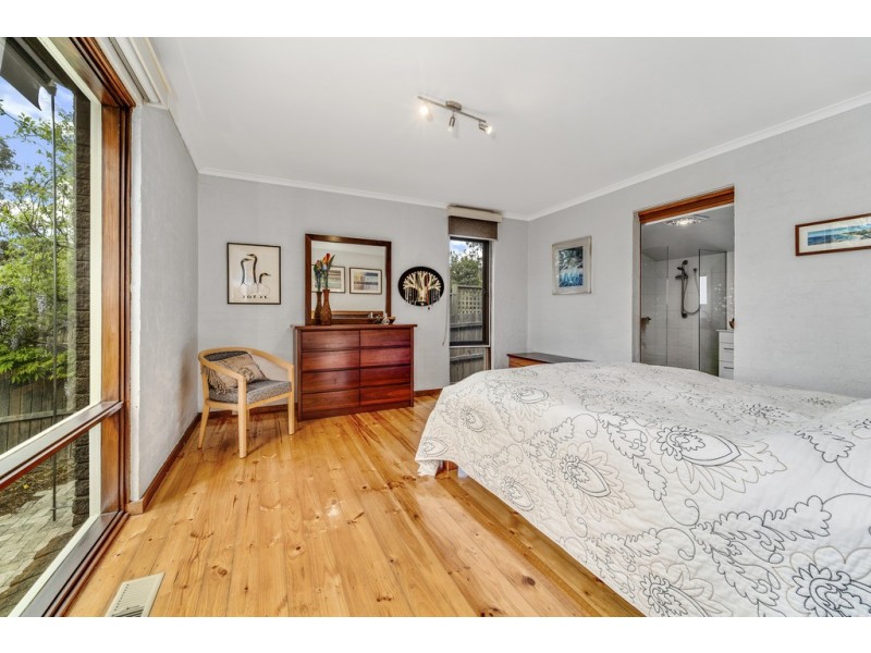 40 Mackellar Crescent, Cook ACT 2614