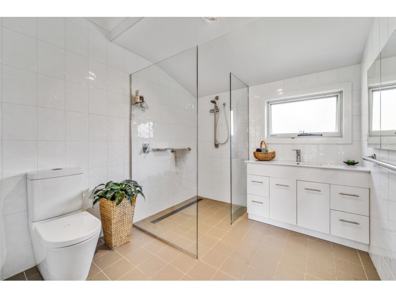 40 Mackellar Crescent, Cook ACT 2614