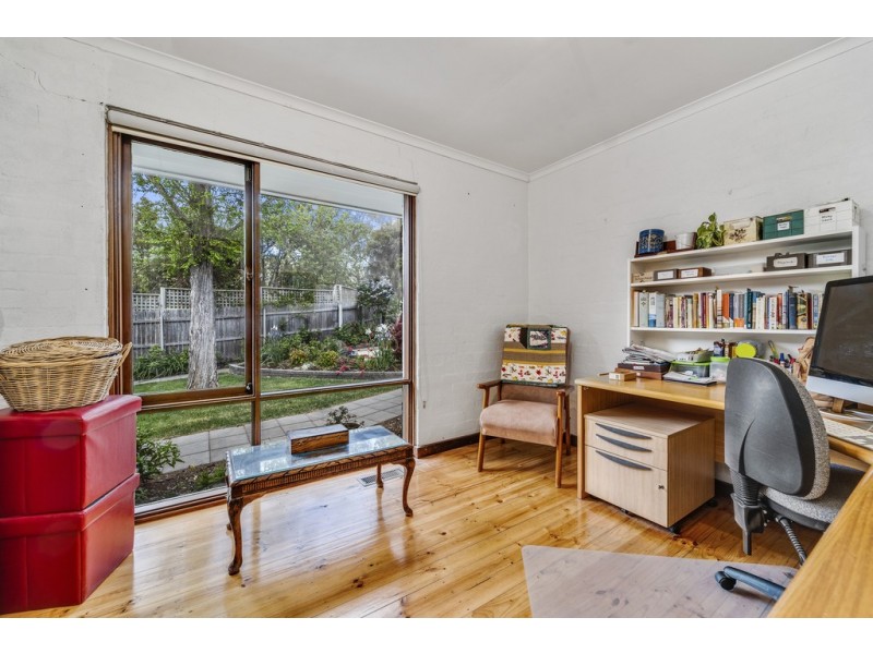 40 Mackellar Crescent, Cook ACT 2614