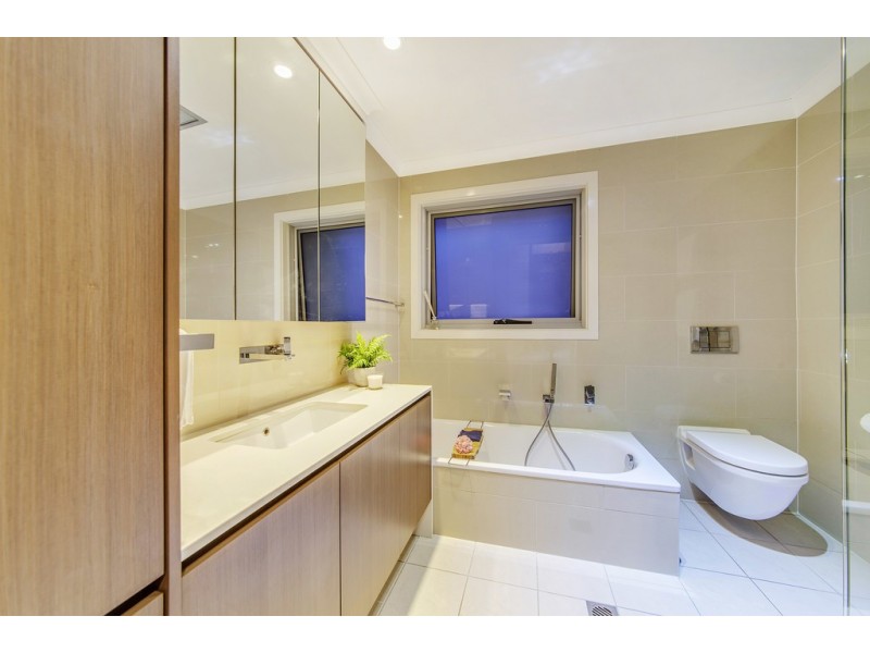 14 Moss Street, Cook ACT 2614