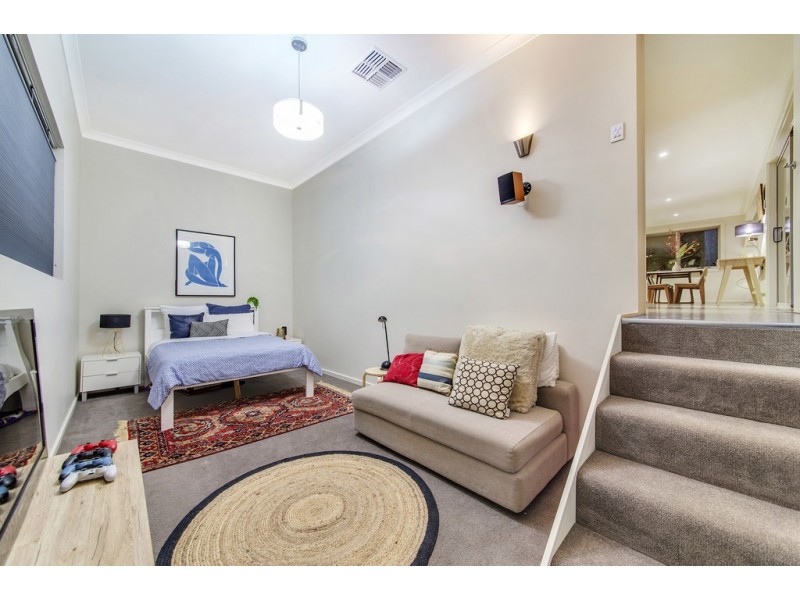 14 Moss Street, Cook ACT 2614