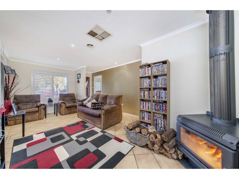 4 Allen Place, Holt ACT 2615