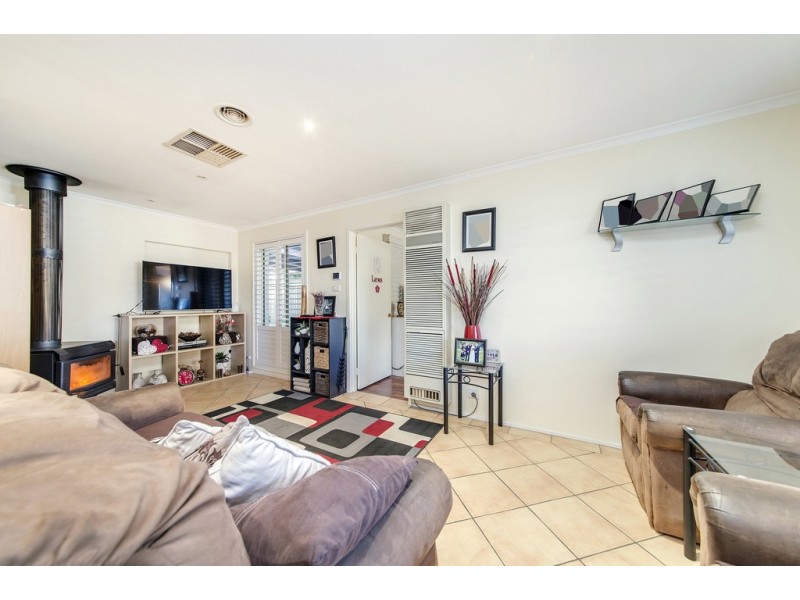 4 Allen Place, Holt ACT 2615