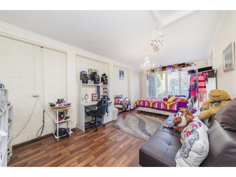 4 Allen Place, Holt ACT 2615