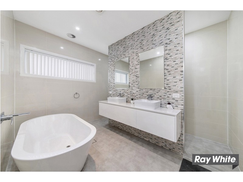 118 Langtree Crescent, Crace ACT 2911