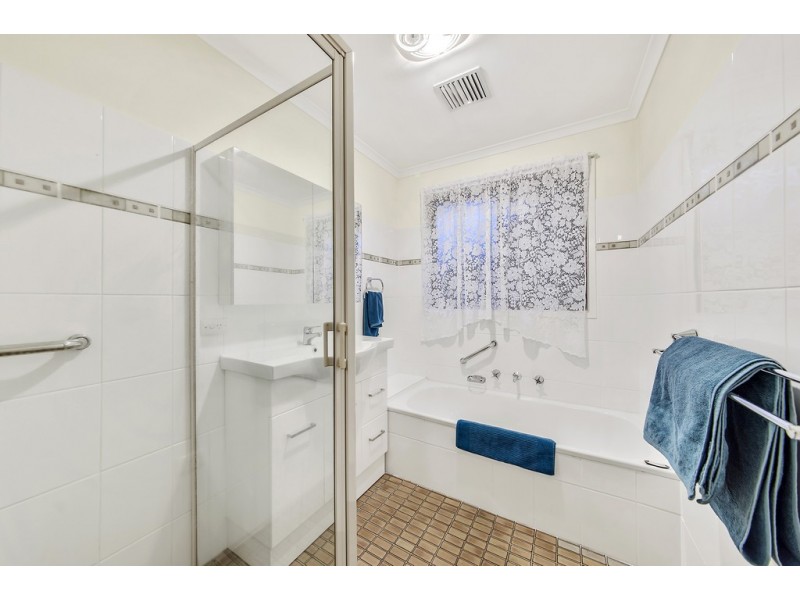 4 Bancks Crescent, Mckellar ACT 2617