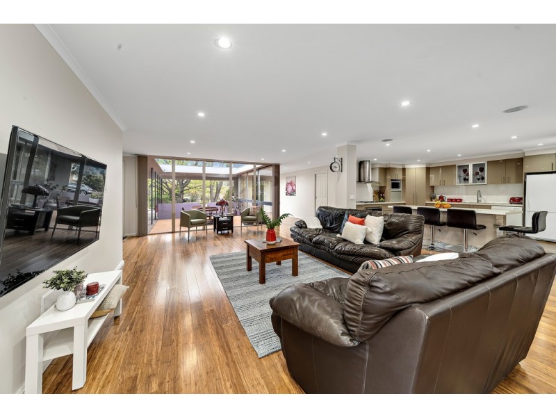 16 Lambrigg Street, Farrer ACT 2607