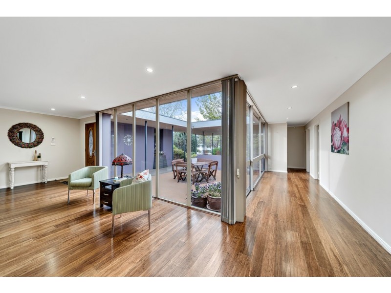 16 Lambrigg Street, Farrer ACT 2607