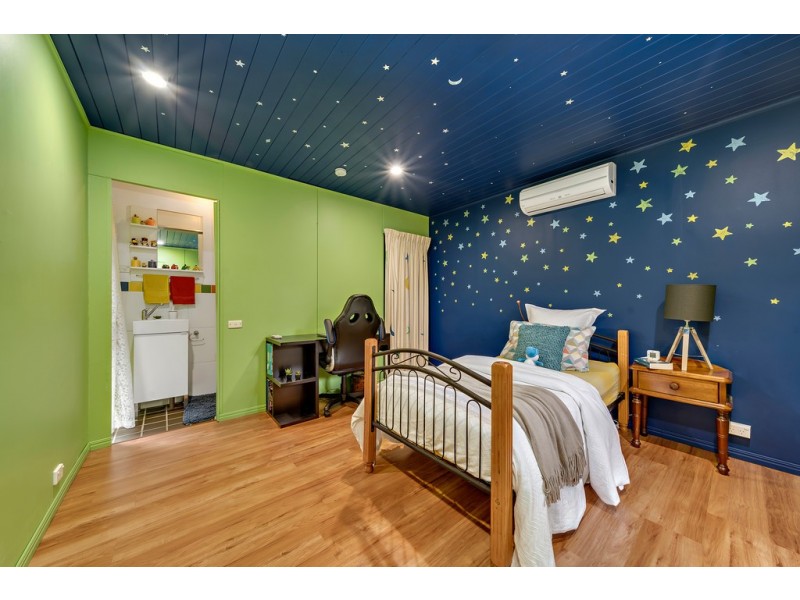 16 Lambrigg Street, Farrer ACT 2607