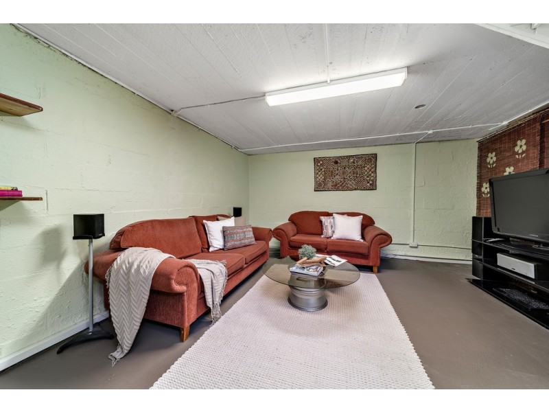 16 Lambrigg Street, Farrer ACT 2607