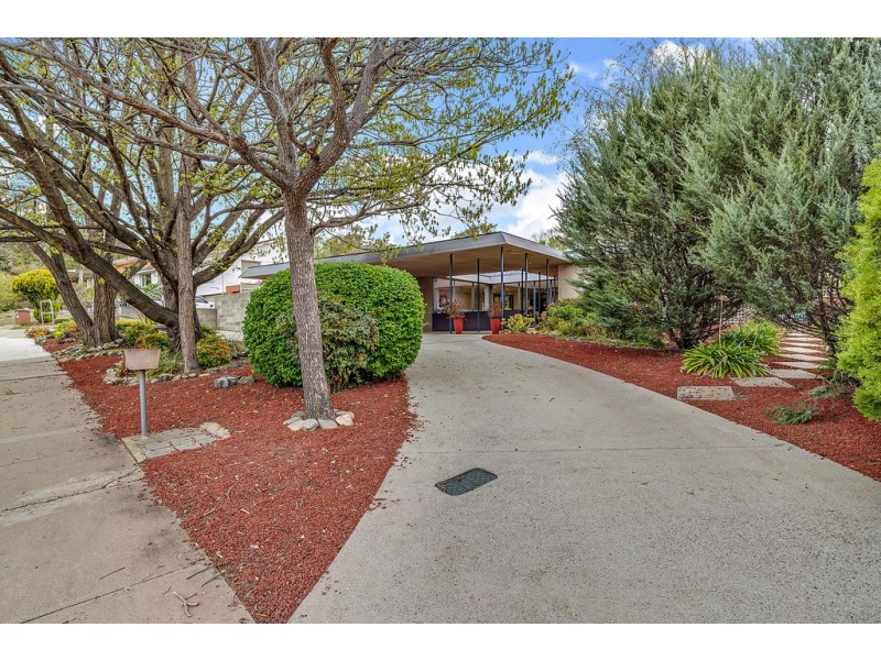 16 Lambrigg Street, Farrer ACT 2607