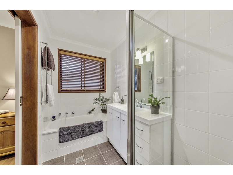14 Carter Crescent, Calwell ACT 2905