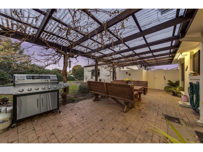 14 Carter Crescent, Calwell ACT 2905