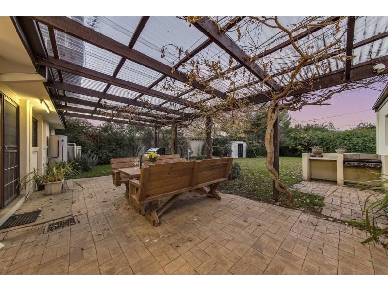 14 Carter Crescent, Calwell ACT 2905