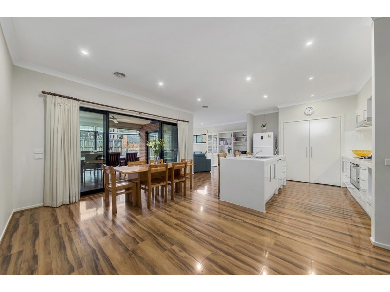 19 Kevin Curtis Crescent, Casey ACT 2913