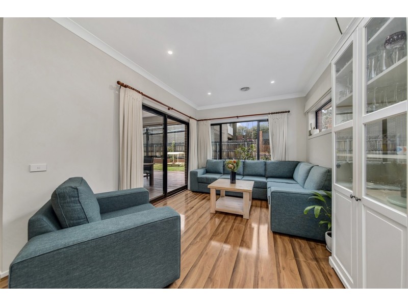 19 Kevin Curtis Crescent, Casey ACT 2913