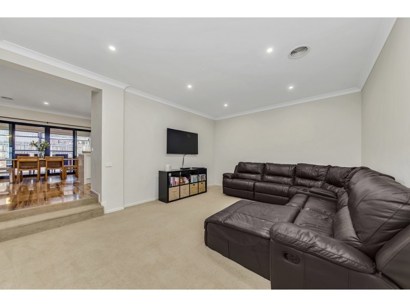 19 Kevin Curtis Crescent, Casey ACT 2913