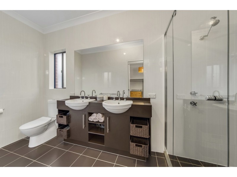 19 Kevin Curtis Crescent, Casey ACT 2913