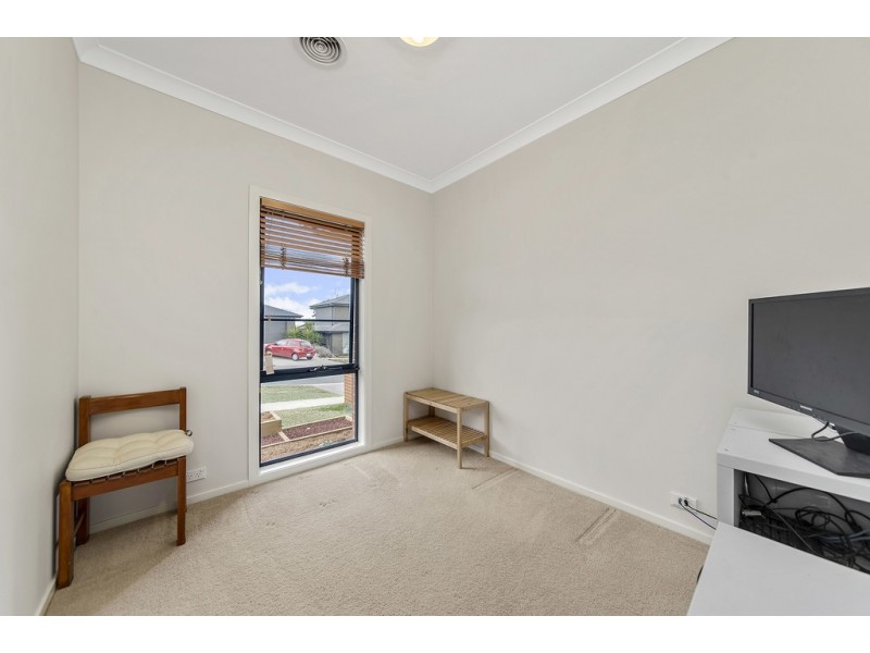 19 Kevin Curtis Crescent, Casey ACT 2913