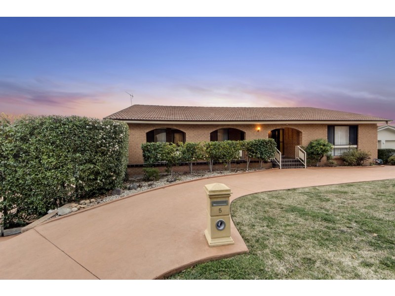 5 Shirra Close, Monash ACT 2904