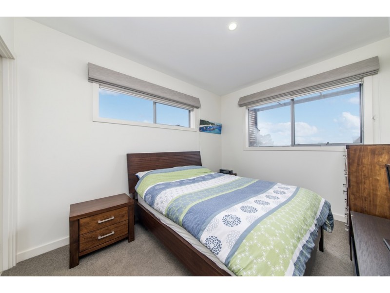 3/8 Jeff Snell Crescent, Dunlop ACT 2615