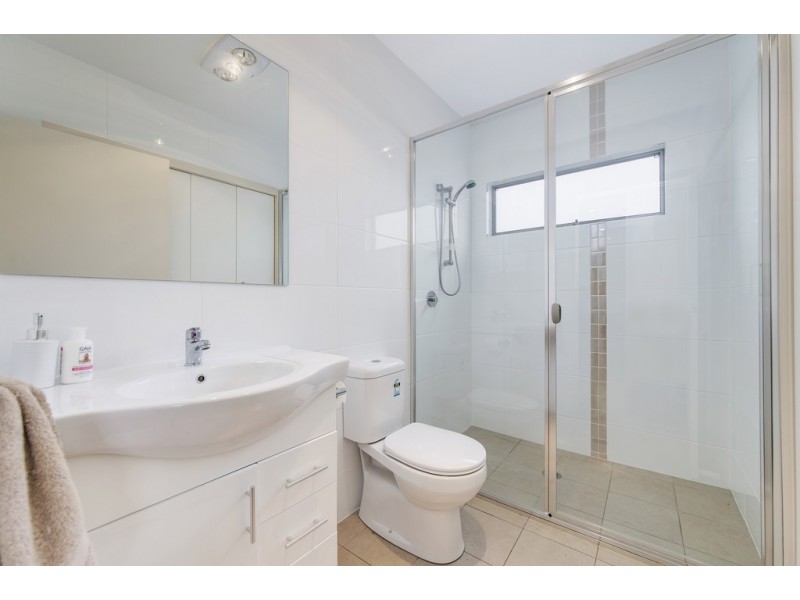 3/8 Jeff Snell Crescent, Dunlop ACT 2615