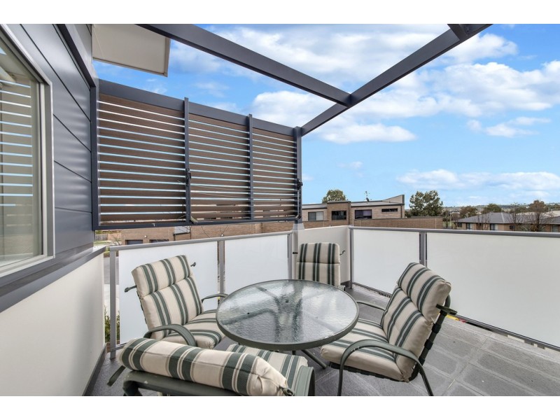 3/8 Jeff Snell Crescent, Dunlop ACT 2615