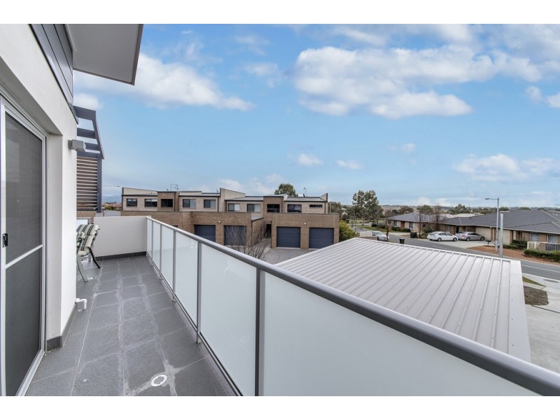 3/8 Jeff Snell Crescent, Dunlop ACT 2615