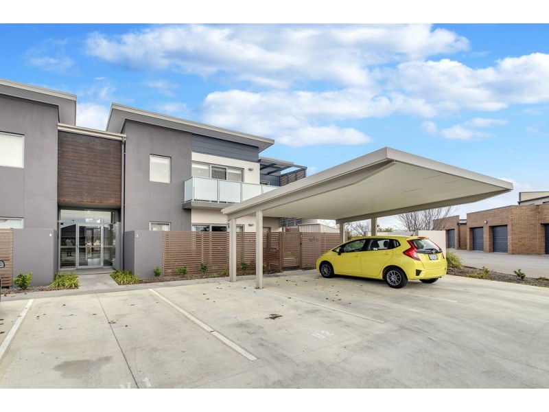 3/8 Jeff Snell Crescent, Dunlop ACT 2615