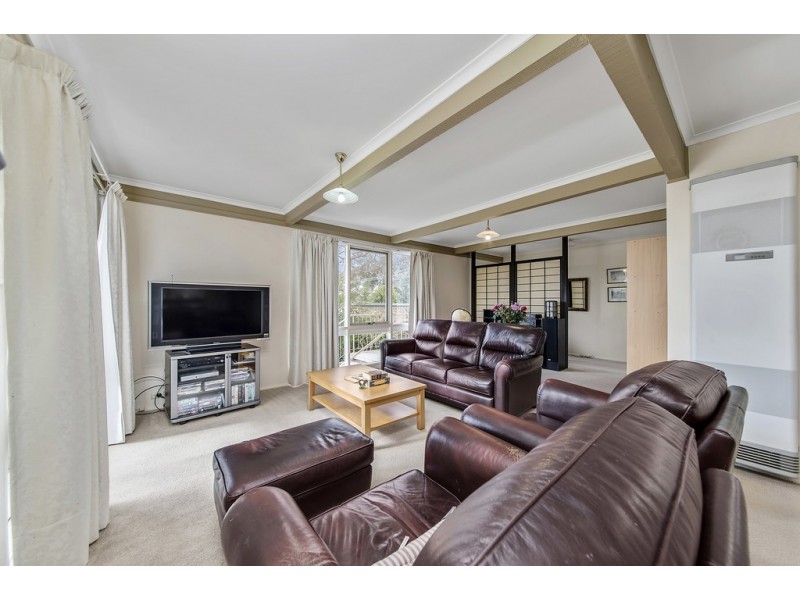 8 Weingarth Street, Holder ACT 2611