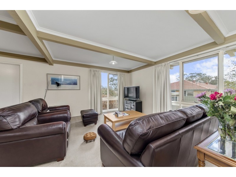 8 Weingarth Street, Holder ACT 2611