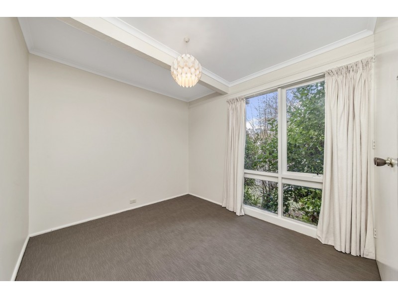 8 Weingarth Street, Holder ACT 2611