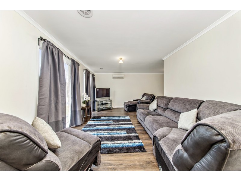 2 Cashion Court, Dunlop ACT 2615