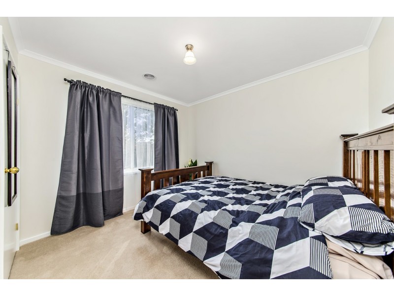 2 Cashion Court, Dunlop ACT 2615